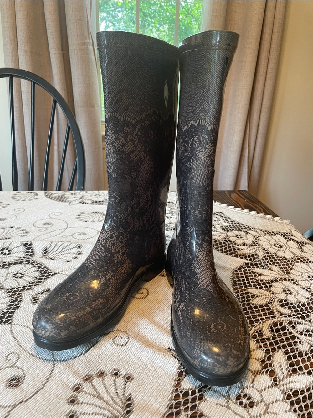 Valentino Garavani Lace-Printed Rubber Rain Boots Size 40